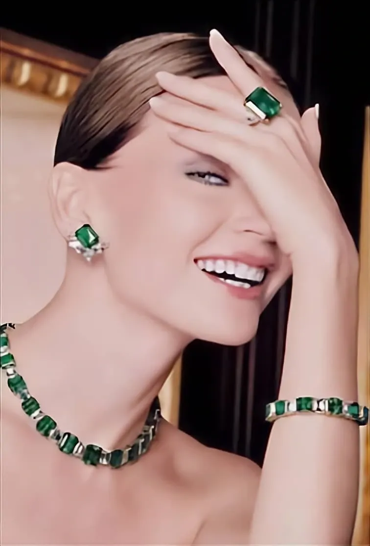 Elegant Emerald & Diamond Necklace with Earrings, Ring and Bracelet